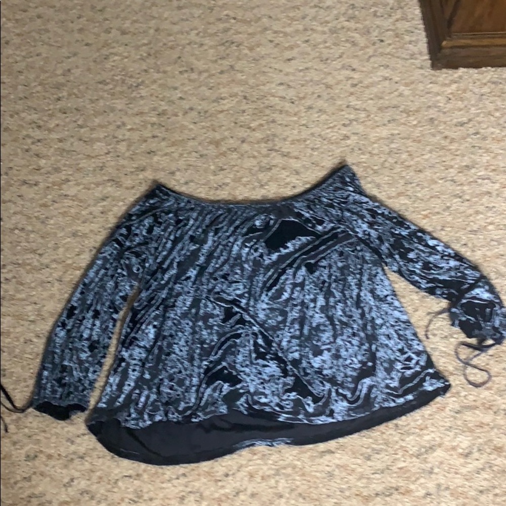 Long sleeve velvet top